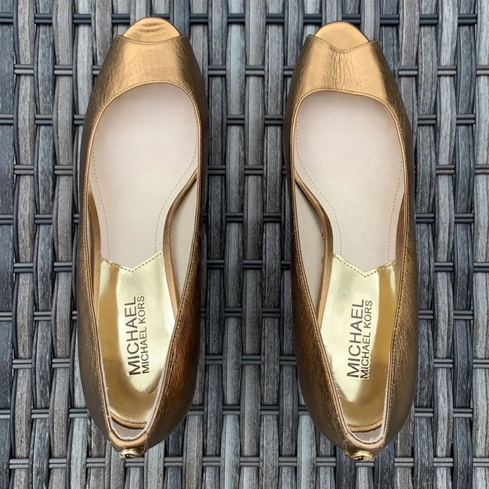 Michael MICHAEL KORS bronze peep toe pumps